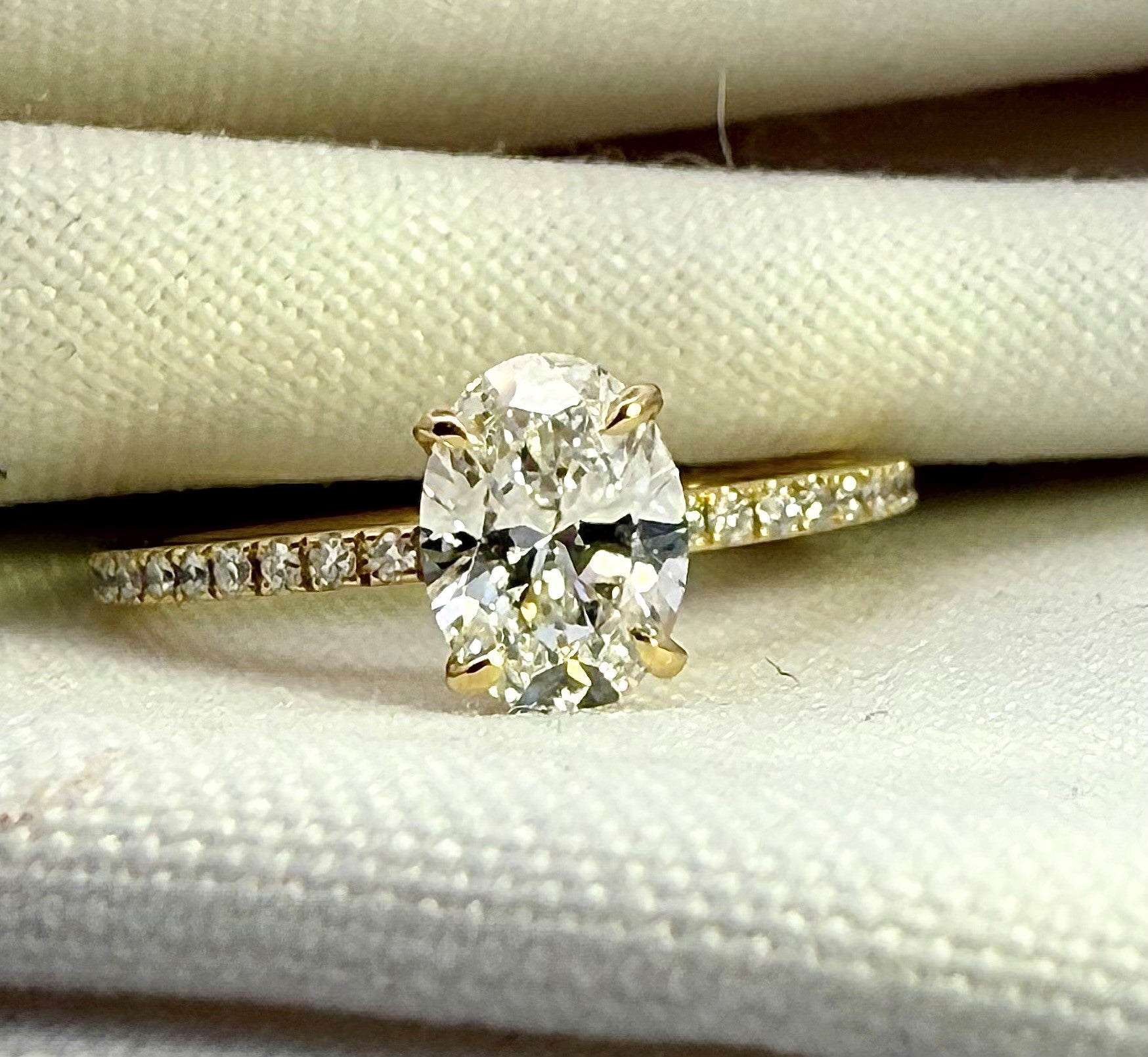 1.04ct Oval Cut Lab Diamond in 18ct Yellow Gold