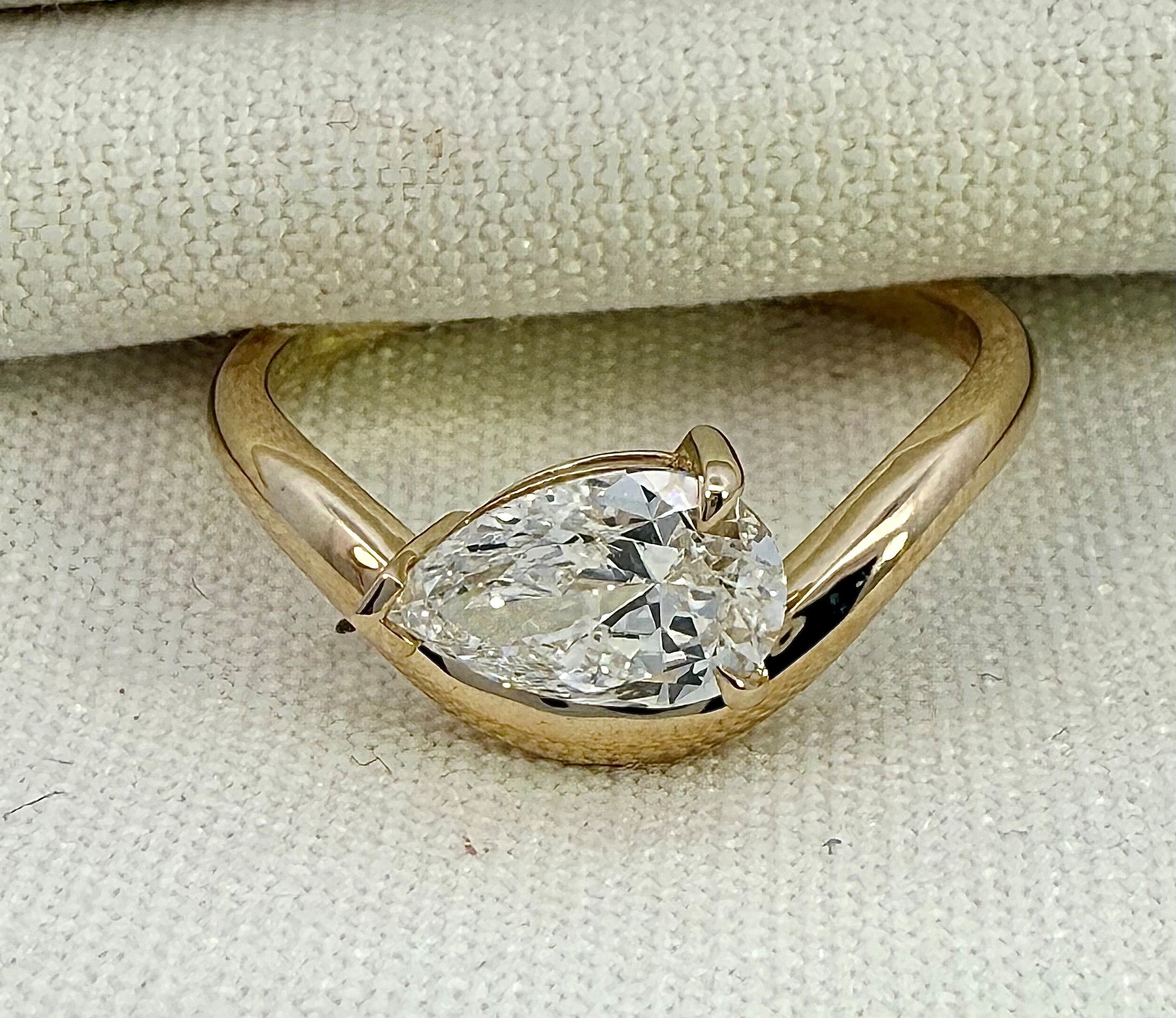 1.0ct Pear Cut Lab Diamond Ring in 9ct Yellow Gold
