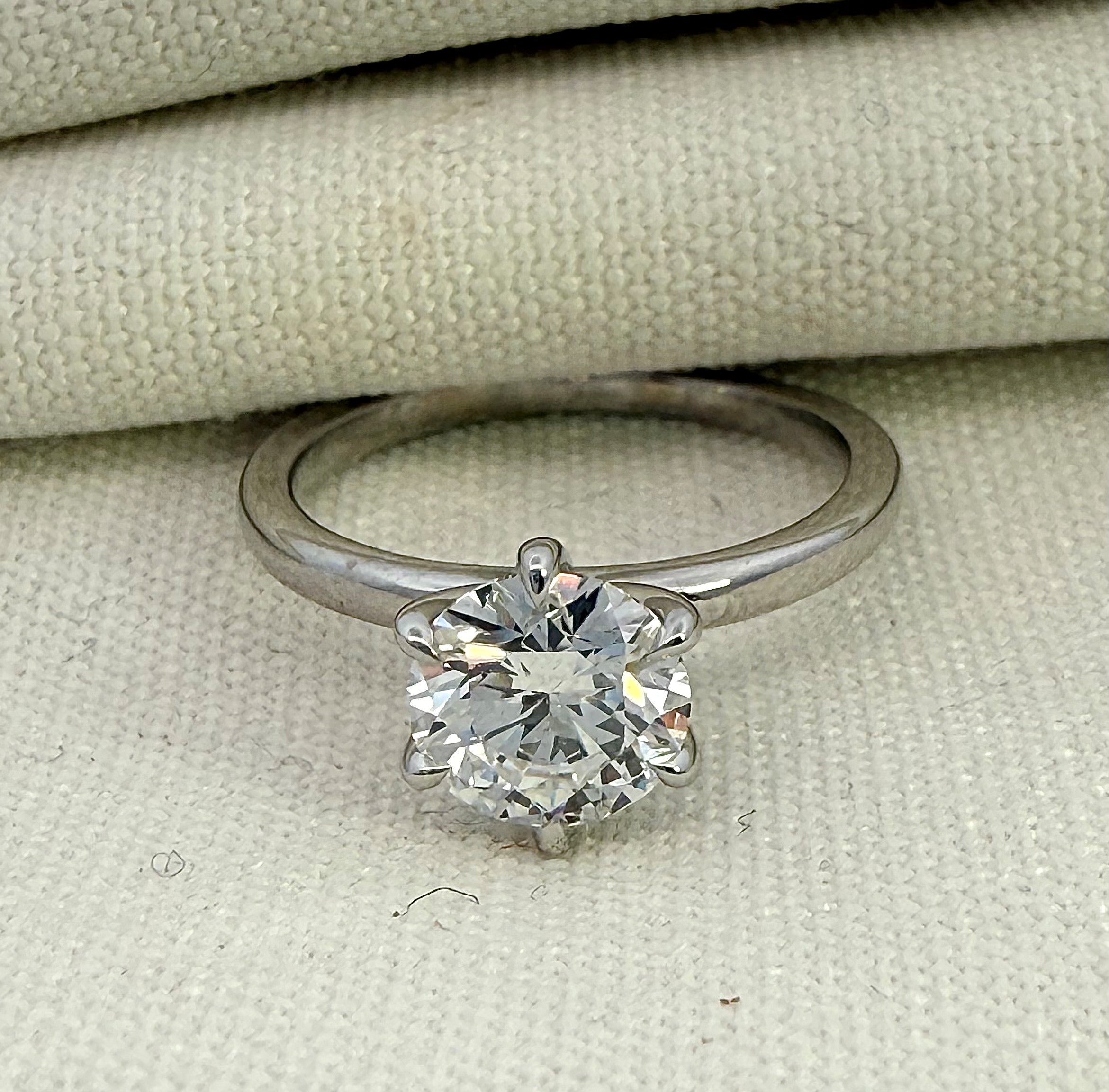 1ct Round Brilliant Cut Lab Grown Diamond Ring in 18ct White Gold