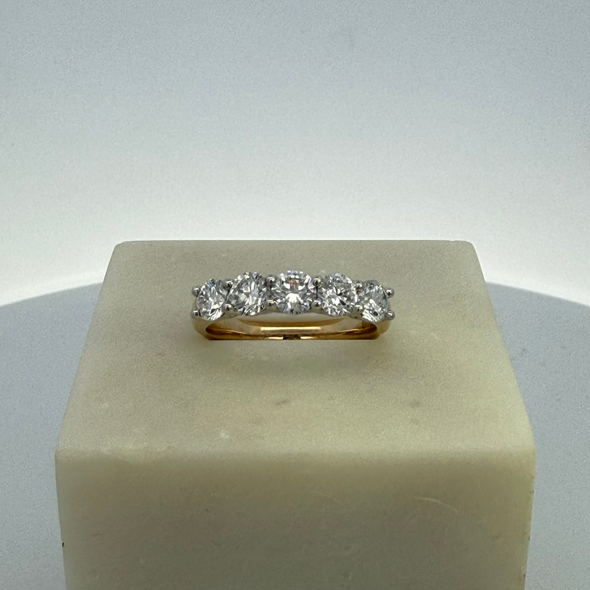 2.50ct Round Brilliant Cut Lab Grown Diamond Ring in 9ct Yellow Gold