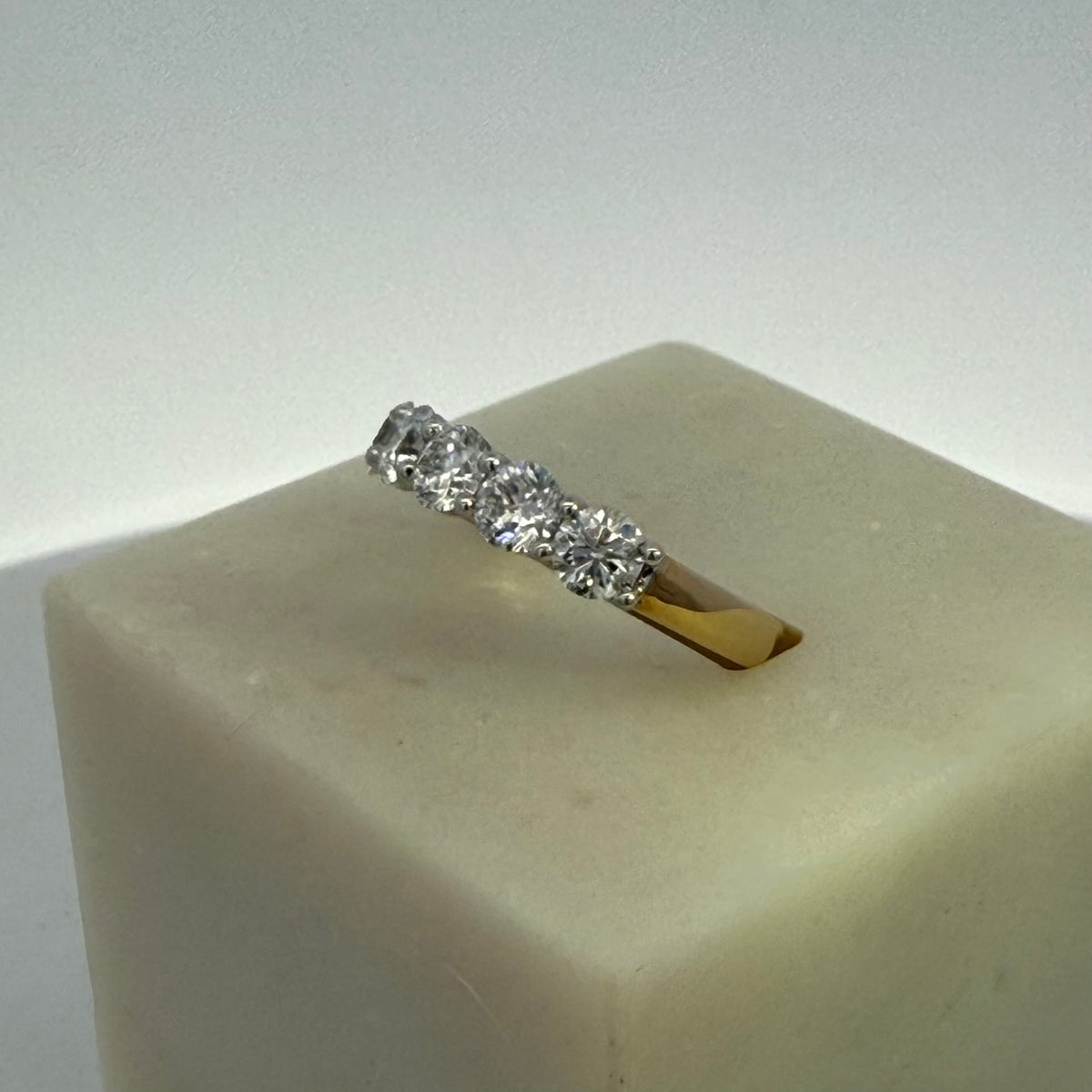 2.50ct Round Brilliant Cut Lab Grown Diamond Ring in 9ct Yellow Gold